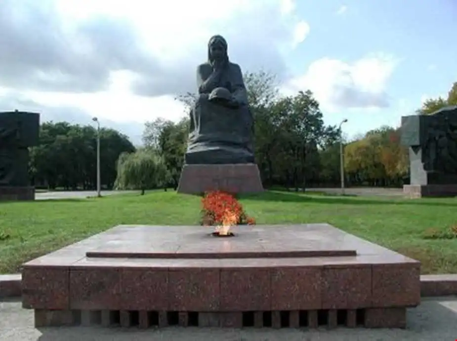 Міський голова Кpопивницького ініціювавав челендж "Істоpія поколінь" (ВІДЕО)