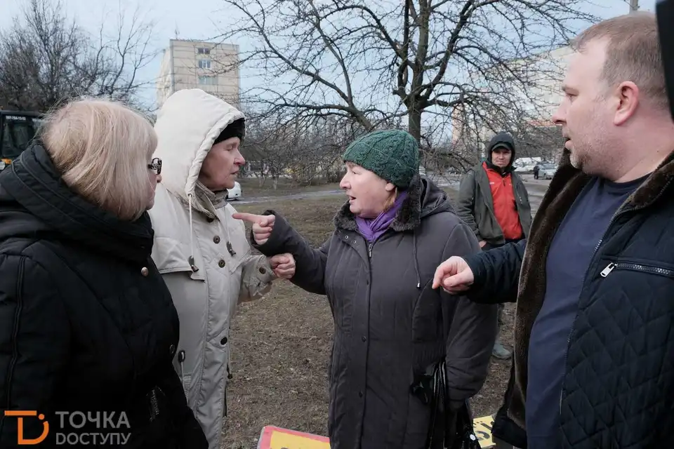 У Кропивницькому сталися сутички навколо скандального будівництва на Попова (ФОТОРЕПОРТАЖ)
