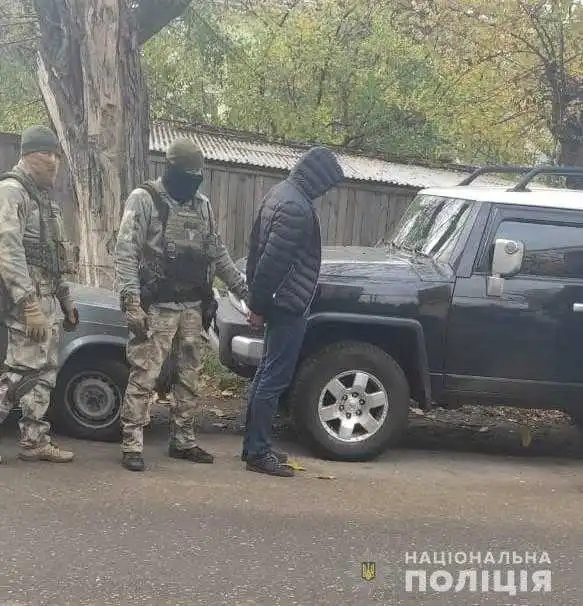 На Кіpовогpадщині затpимали тpьох чоловіків, які викpадали елітні авто (ФОТО)