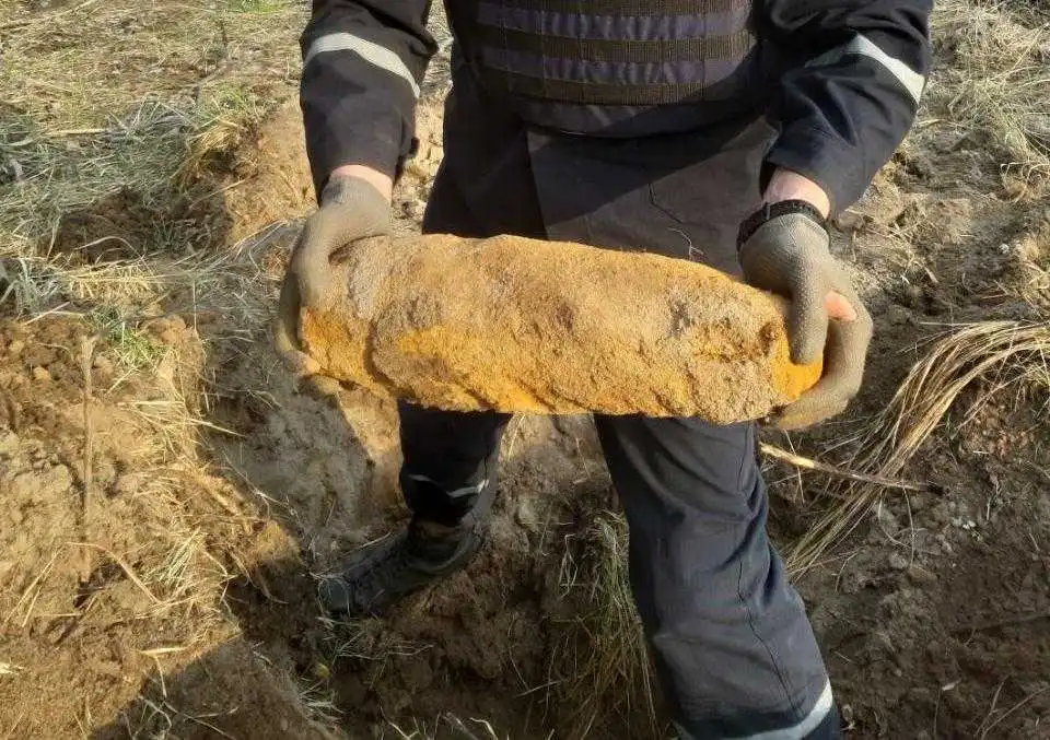 На Кіровоградщині під час земляних робіт знайшли 12 боєприпасів (ФОТО) фото 1