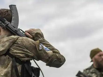 Бойовики підбили авто з українськими військовими: є загиблий і поранені фото 1