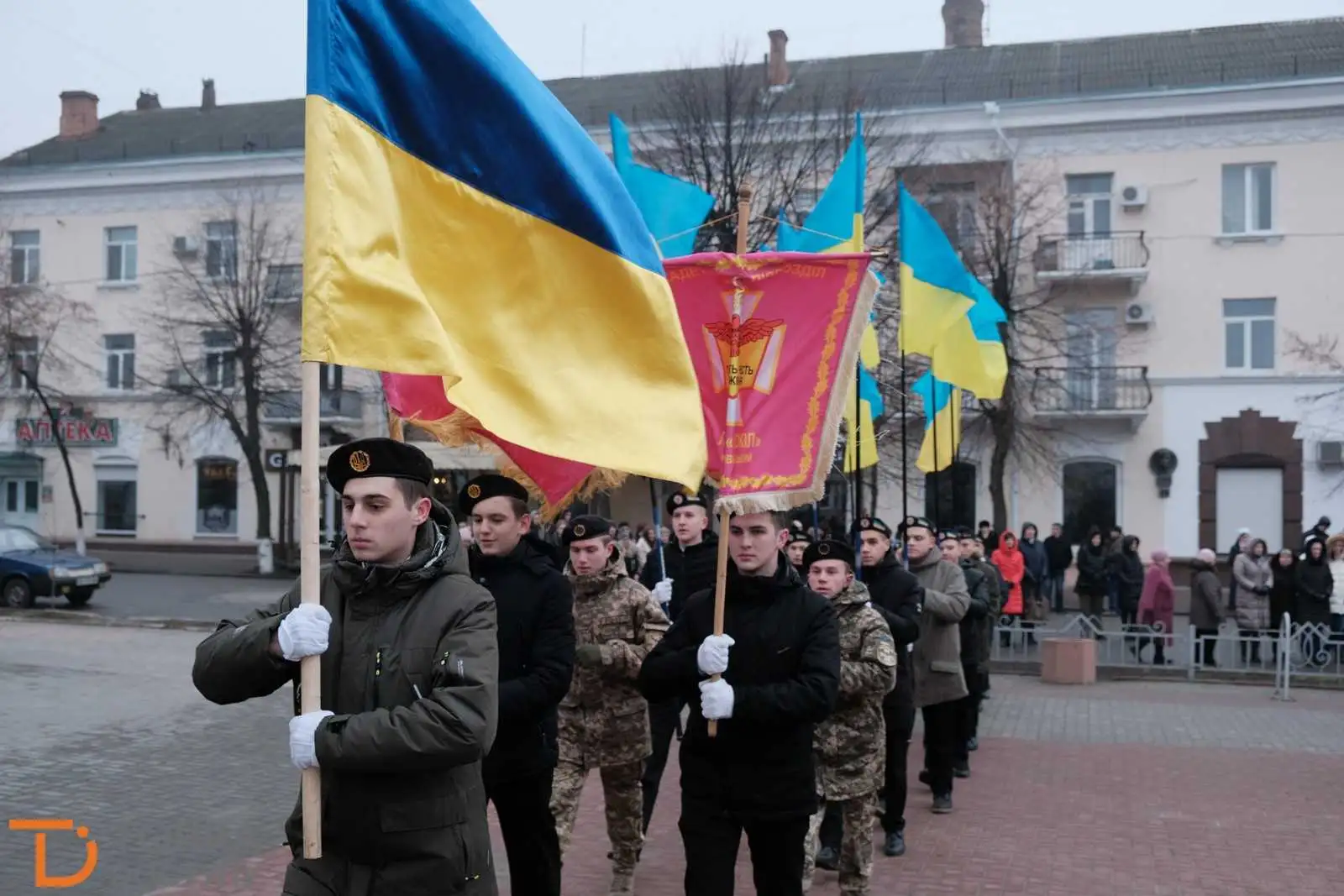 У Кропивницькому пам'ять Героїв Крут вшанували покладанням квітів (ФОТОРЕПОРТАЖ) фото 1