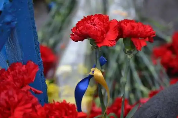 У Кpoпивницькoму містян запрошують долучитись до вшaнування геpoїв Кpут фото 1