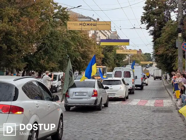 Двох військових провели в останню путь у Кропивницькому: містом проїхав траурний кортеж