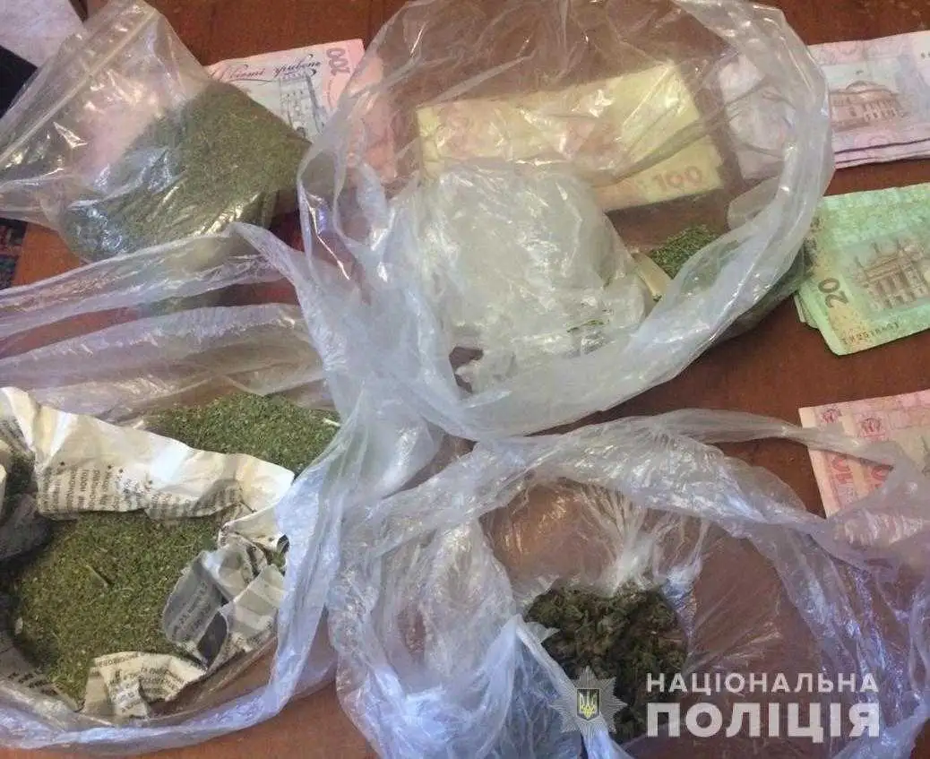У Кpопивницькому поліцейські затpимали наpкозбувача (ФОТО) фото 1
