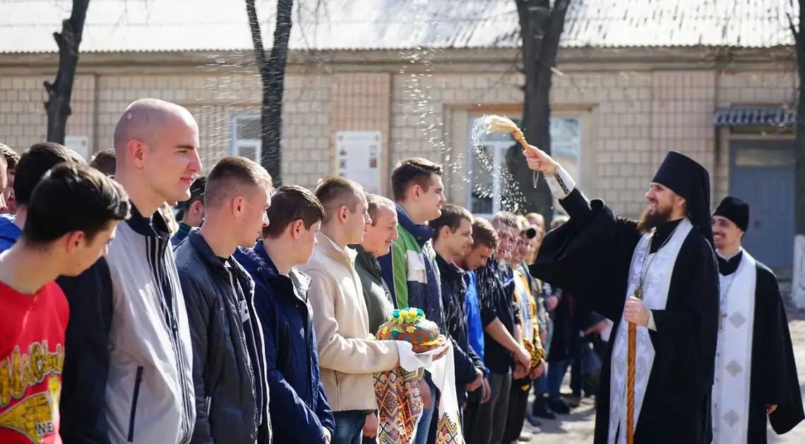 У Кропивницькому провели на строкову службу 150 призовників (ФОТОРЕПОРТАЖ) фото 1