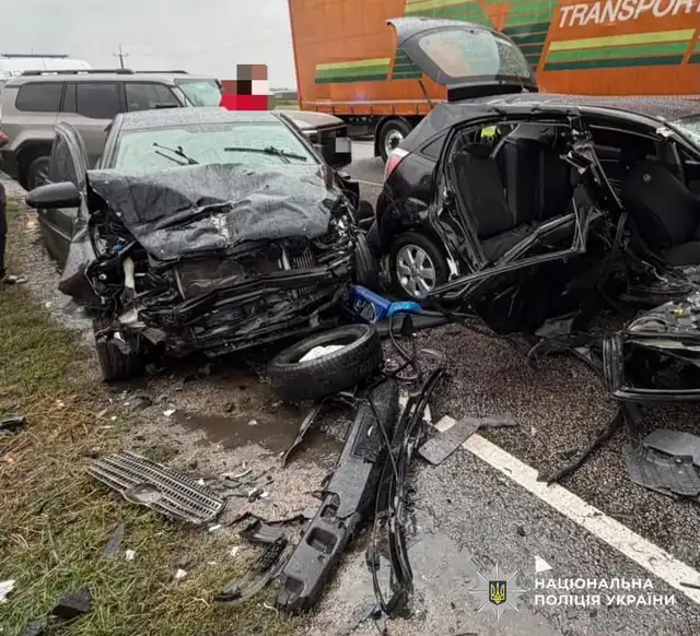 Одна людина загинула, троє — отримали травми: ДТП із двома легковиками сталася на Кіровоградщині