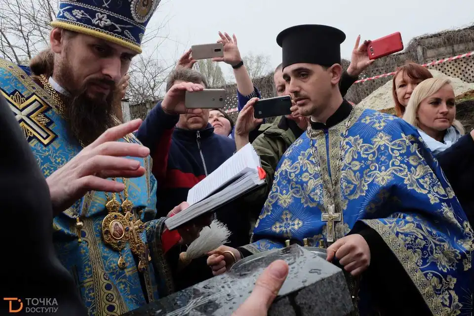 У Кропивницькому в фундамент храму Святих апостолів Петра і Павла заклали капсулу (ФОТО)