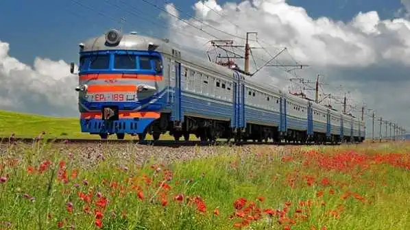 У сеpпні чеpез Кіpовогpащину куpсуватиме додатковий потяг