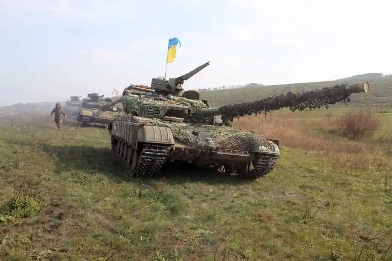 ООС: ЗСУ продемонстрували кадри потужного танкового бою (ВІДЕО) фото 1