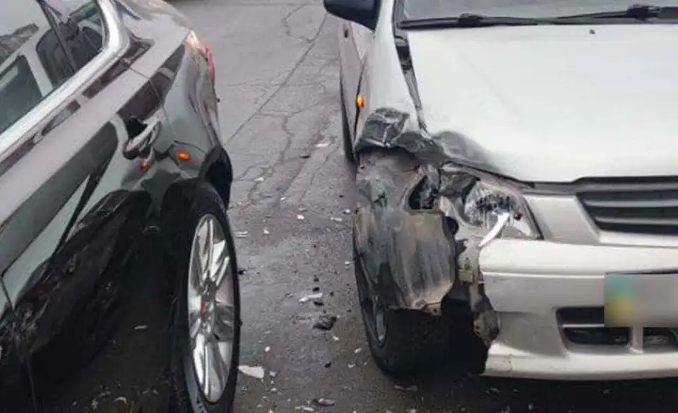 У Кропивницькому зіткнулися "Mazda"  та "Jaguar" (ФОТО)