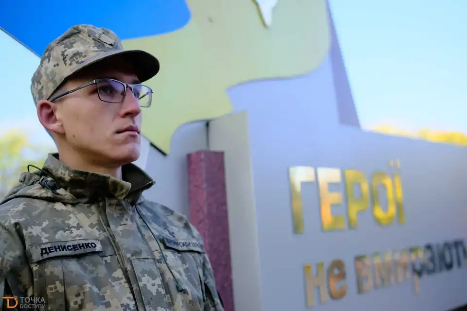 У Кропивницькому покладанням квітів вшанували пам’ять полеглих воїнів (ФОТОРЕПОРТАЖ)