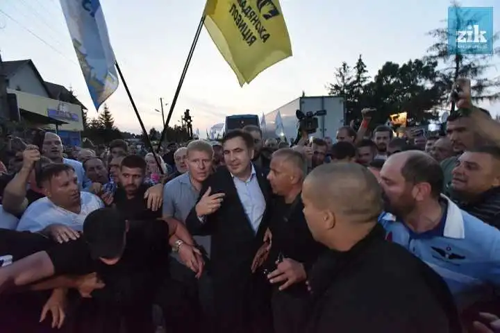 Глухий кут для Порошенка: експерт прокоментував ситуацію із Саакашвілі фото 1