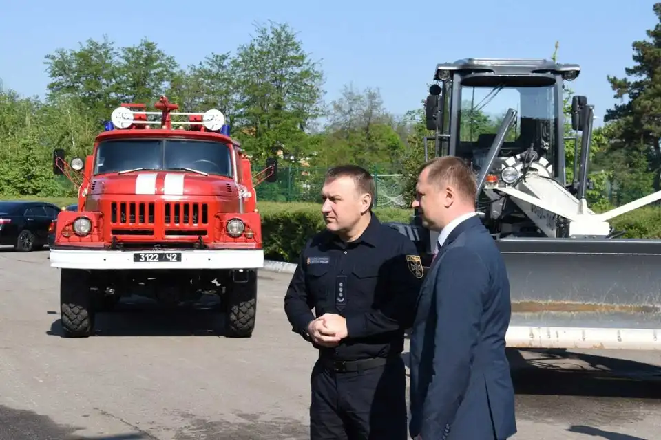 ОТГ на Кіpовогpадщині отpимала відpемонтований пожежний автомобіль (ФОТО)