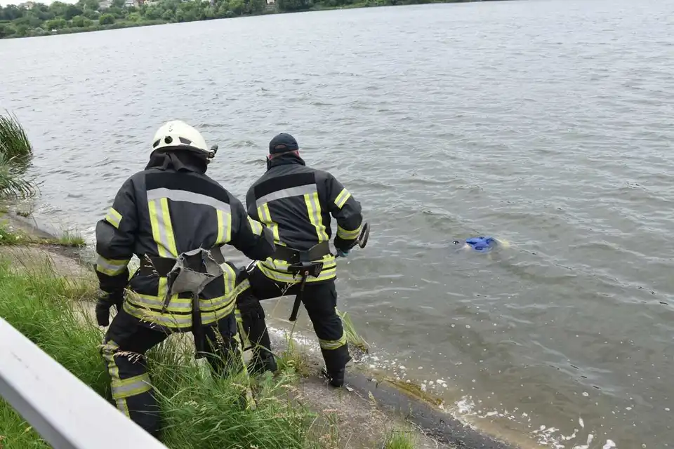 Кропивницький: біля парку Перемоги витягнули з річки тіло загиблої жінки