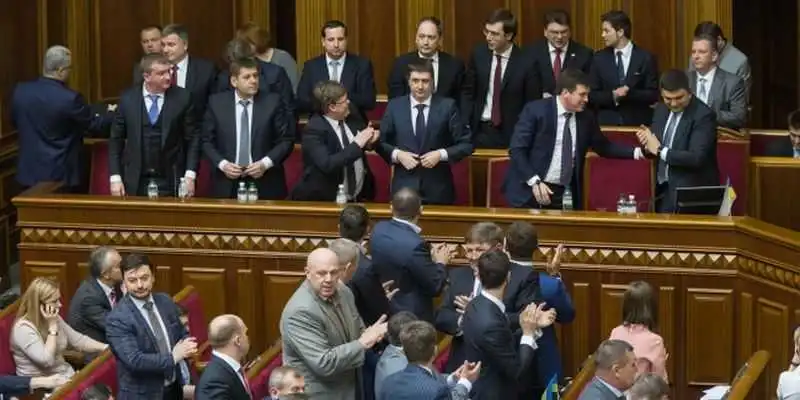 Експерти назвали головні досягнення та провали Кабміну Гройсмана фото 1