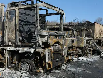 Кропивницький: як виглядає автостоянка після вчорашніх вибухів (ФОТОРЕПОРТАЖ) фото 1