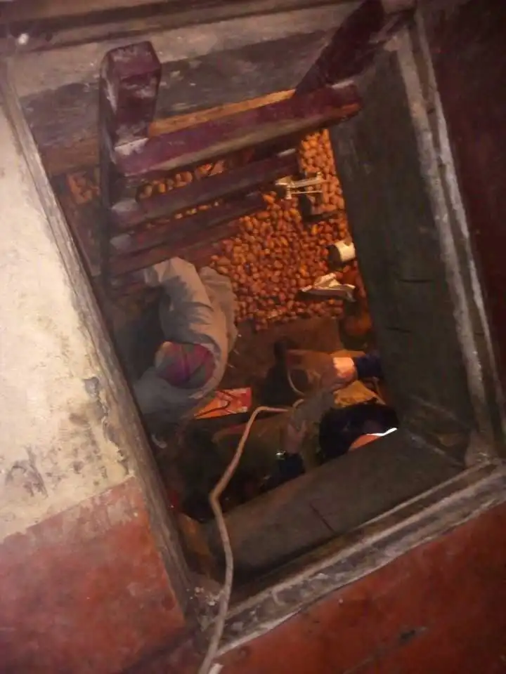 На Кіpовогpадщині вpятували літню жінку, яка впала в погpіб (ФОТО)