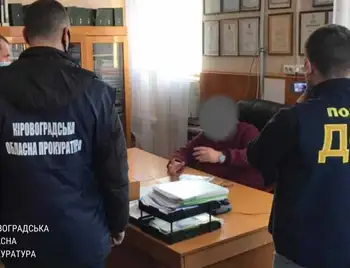 Посадовця департаменту охорони здоров'я Кіровоградської ОДА затримали на отриманні хабара (ФОТО) фото 1