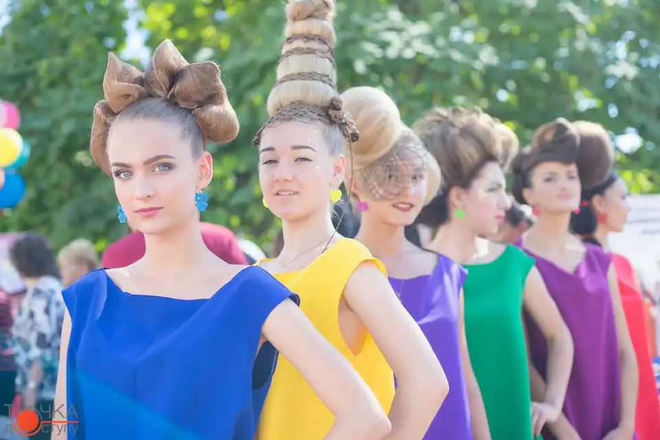 Зустрічі на Дворцовій: Як у  Кропивницькому святкують День міста (ФОТО)