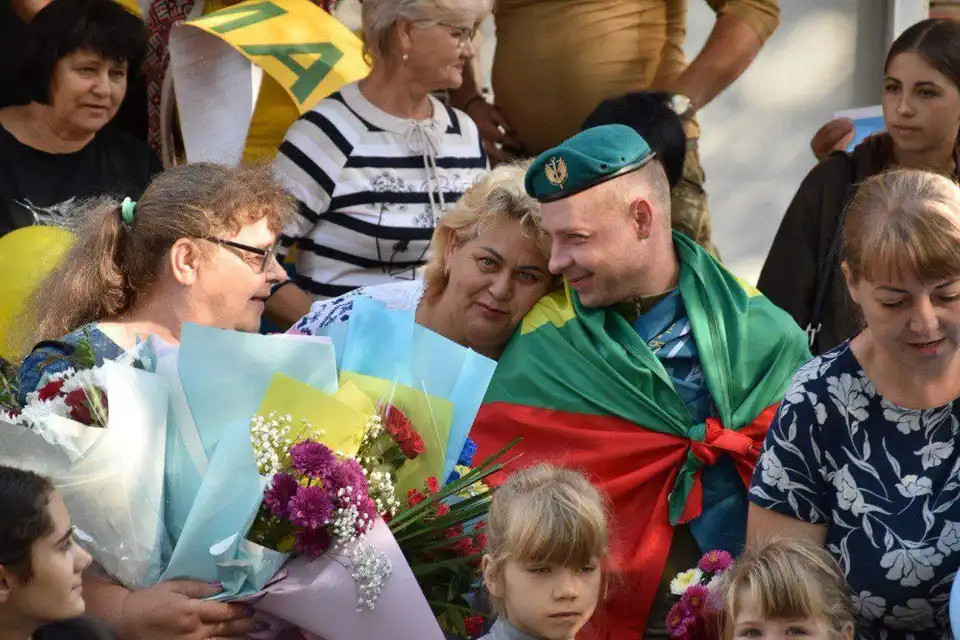 Костянтина Пічкура звільненого з полону зустріли у Новопразькій громаді