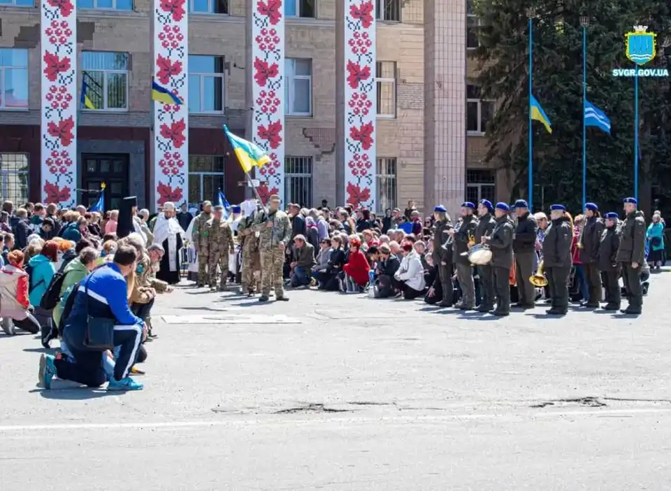 В громаді на Кіровоградщині поховали 21-річного загиблого Героя