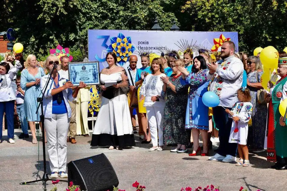 На Кіровоградщині встановили національний рекорд із наймасовішого виконання Гімну України фото 1