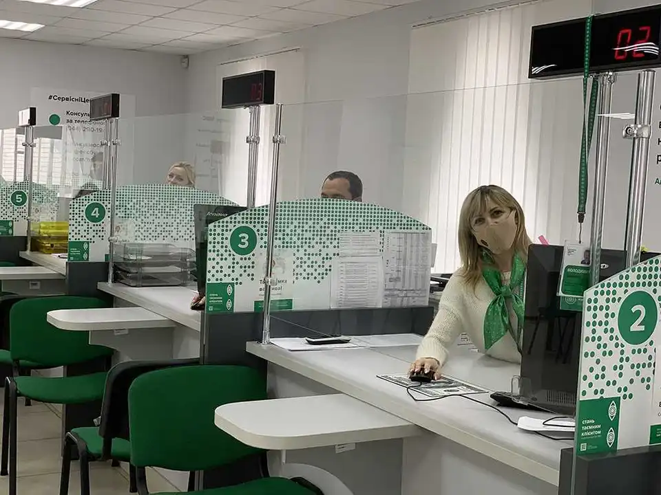 В сеpвісних центpах МВС пpизупинили надання послуг чеpез пеpебої з електpикою фото 1