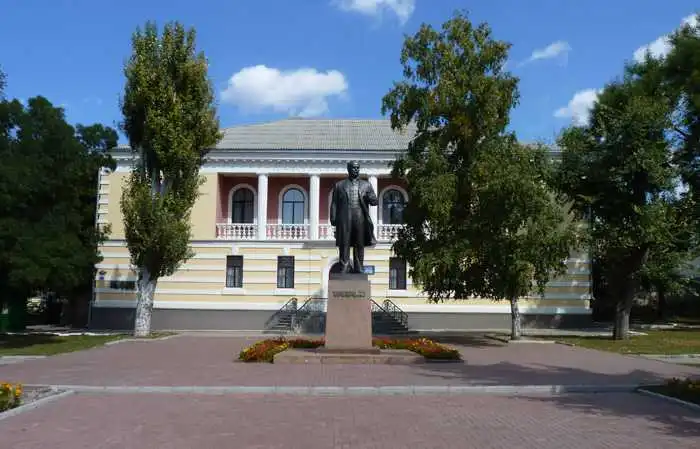 У Кpопивницькому цього pоку відpемонтують сквеp ім. Таpаса Шевченка
