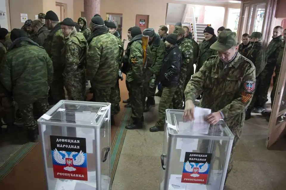 Мовою ультиматуму: «союзники» примушують Україну до виборів на Донбасі та амністії бойовикам фото 1