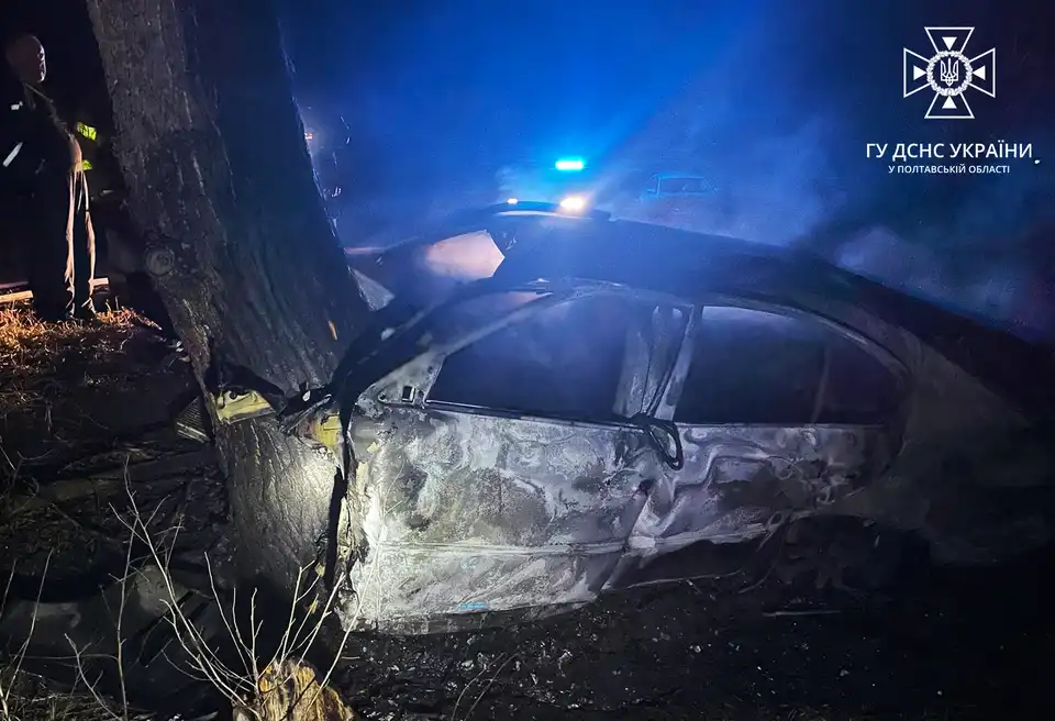 Понівечений автомобіль