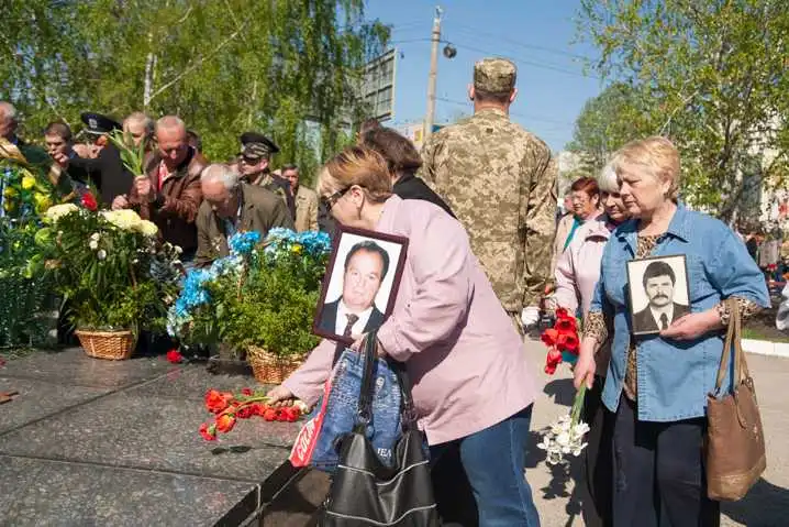В Кіровограді вшанували пам'ять жертв Чорнобиля (ФОТОРЕПОРТАЖ) фото 11