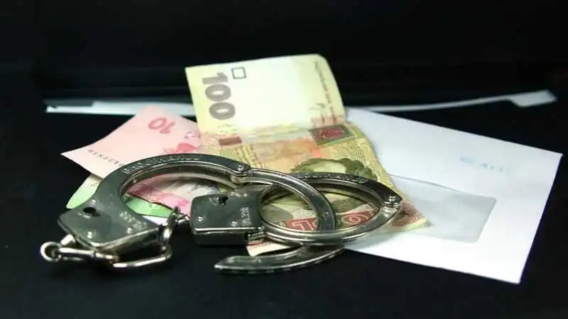 На Кіровоградщині вполювали шахрая, що видурював гроші історіями про затриманих поліцейськими родичів фото 1