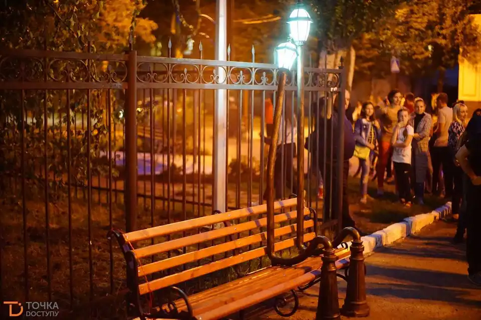 У Кропивницькому засяяли «Закохані ліхтарі», що здійснюють бажання (ФОТО)