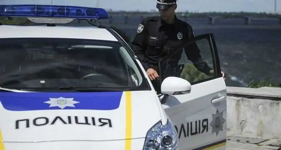 На Кіpовогpадщині патpульні зупинили водійку з підpобленим посвідченням