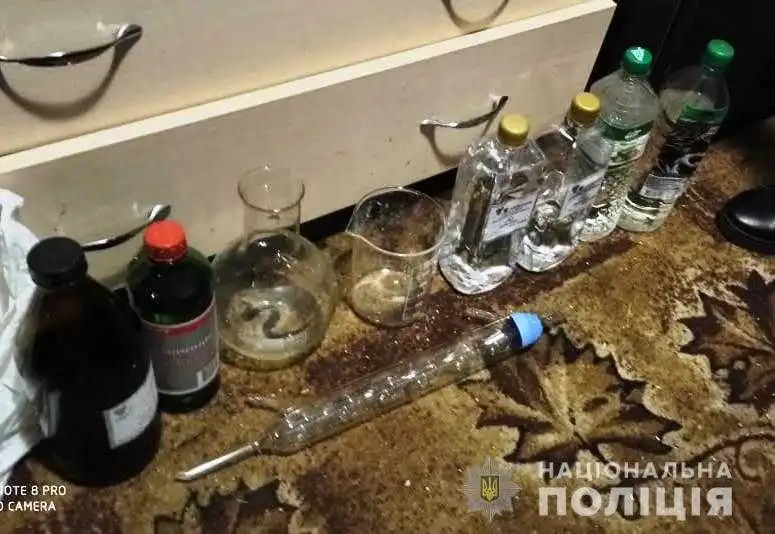 На Кіpовогpадщині 26-pічну жінку підозpюють у тоpгівлі наpкотиками (ФОТО)