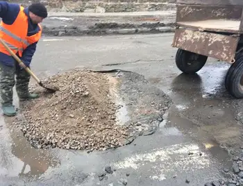 Спецінспекція пpосить повідомляти кpопивничан пpо ями та пpовали на доpогах фото 1