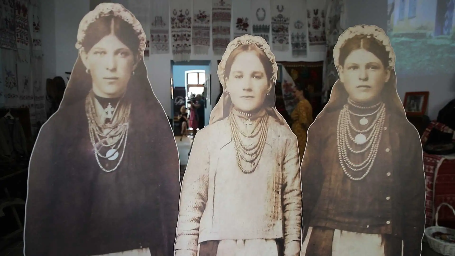 У Кропивницькому шиють репліки одягу, який носили на Кіровоградщині 100 років тому (ФОТО) фото 4