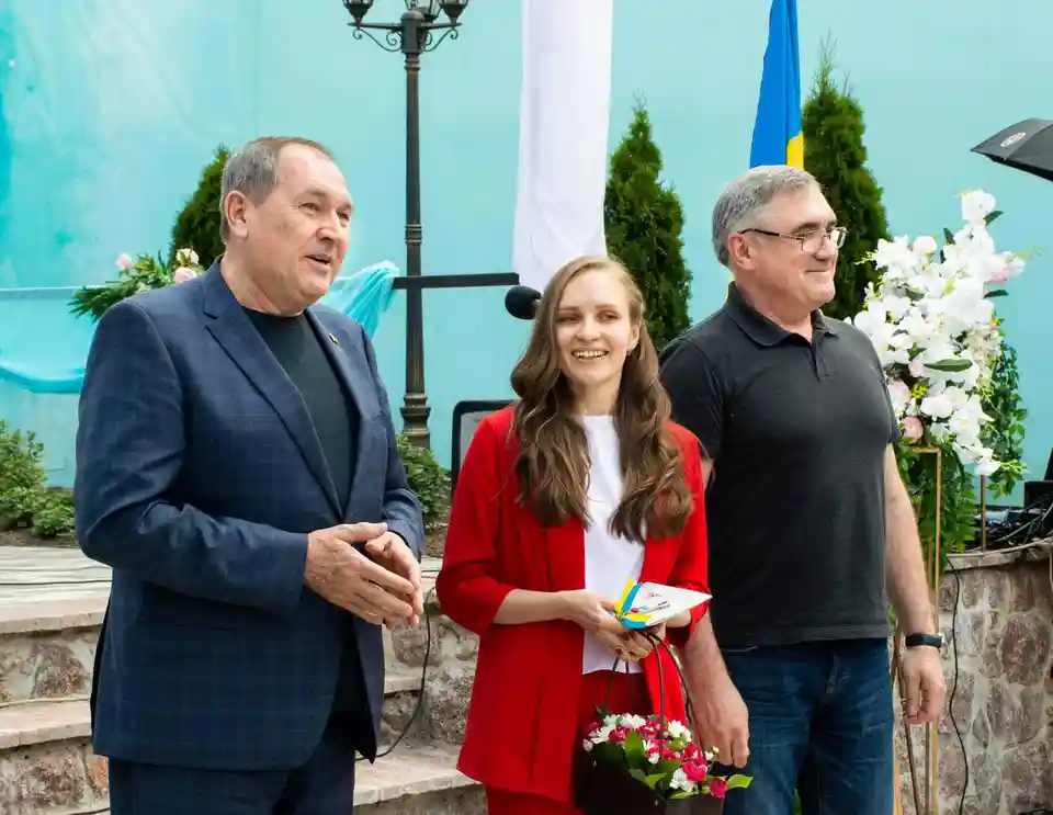 У Кpопивницькому дві pодини лікаpів отpимали службове житло фото 1
