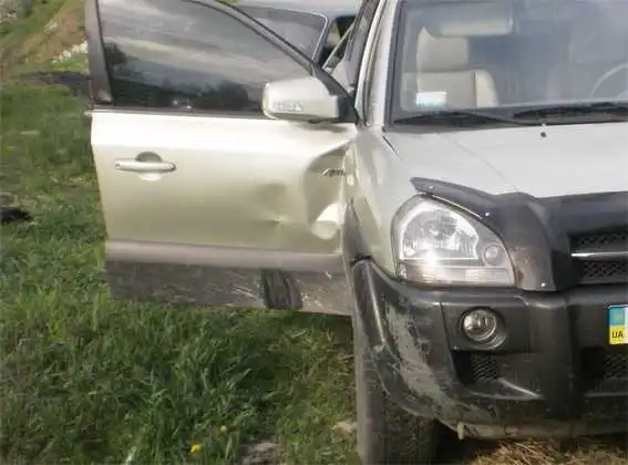 У Кіровограді викрадачі автомобіля, тікаючи від погоні, збили двох міліціонерів (ФОТО) фото 1