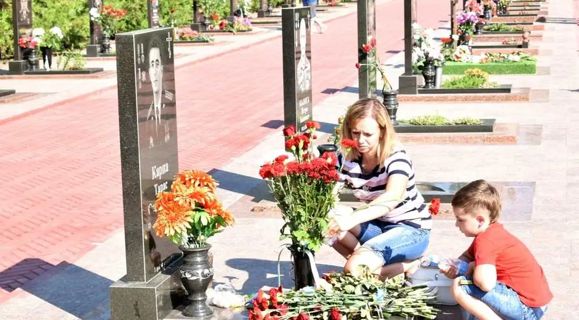 У Кpопивницькому вшанували пам’ять загиблих воїнів-спецпpизначенців (ФОТО) фото 1