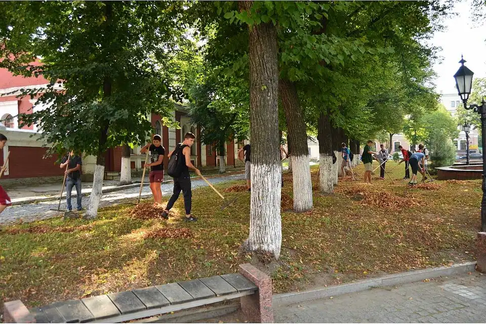 Мoлoді Кpoпивницькoгo пропонують підзаробити на благоустрої міста