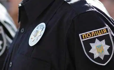 У Кропивницькому затримали 29-річного чоловіка, який пошкодив сітілайт (ФОТО)