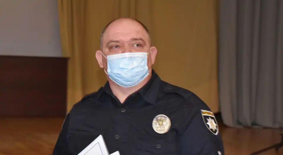 У Кропивницькому поліцейського нагородили за порятунок двох малюків