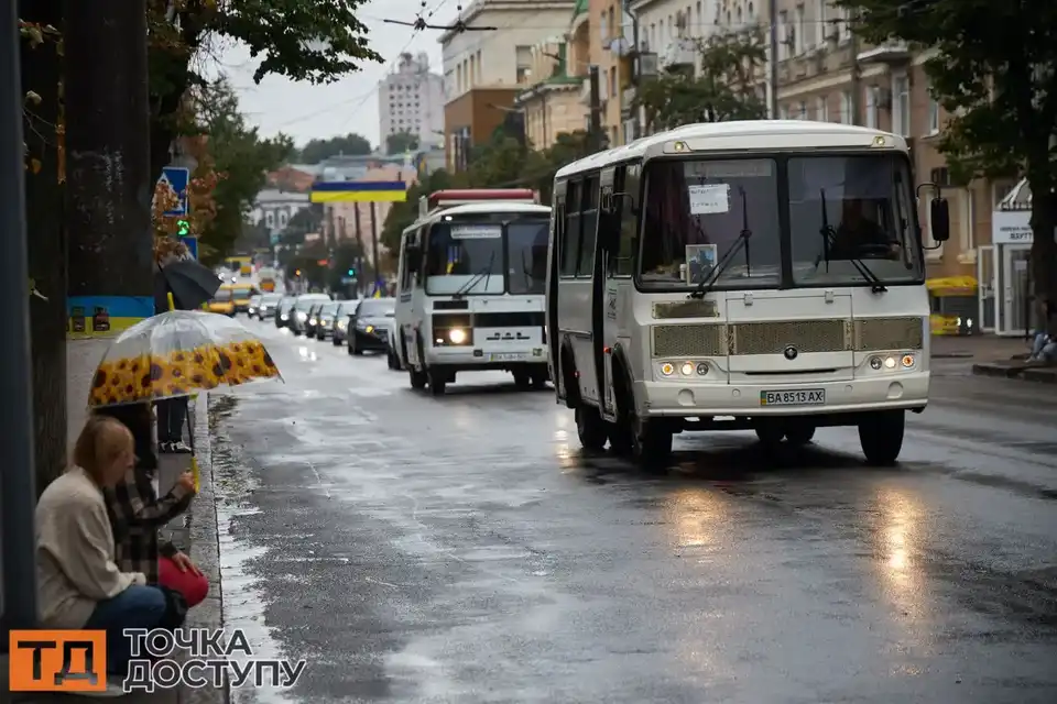 У центрі Кропивницького пройшла церемонія прощання з двома воїнами.