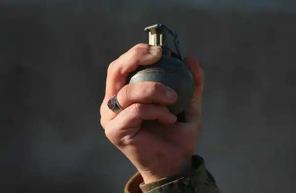 Назад у 90-ті: на Кіровоградщині чоловіки вирішили конфлікт за допомогою гранати фото 1