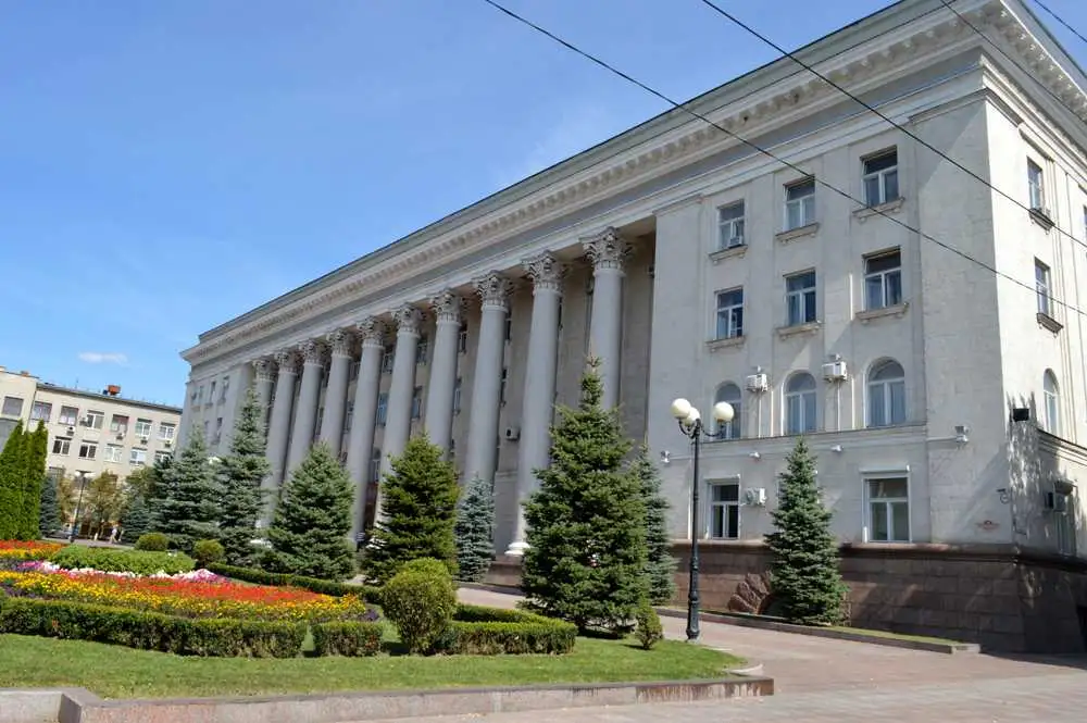 За вагомий особистий внесок: у Кропивницькому відзначать діячів культури фото 1
