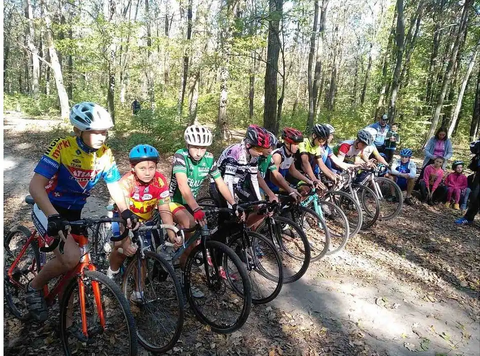 Юні кропивницькі велосипедисти здобули 6 медалей на Всеукраїнських змаганнях (ФОТО)