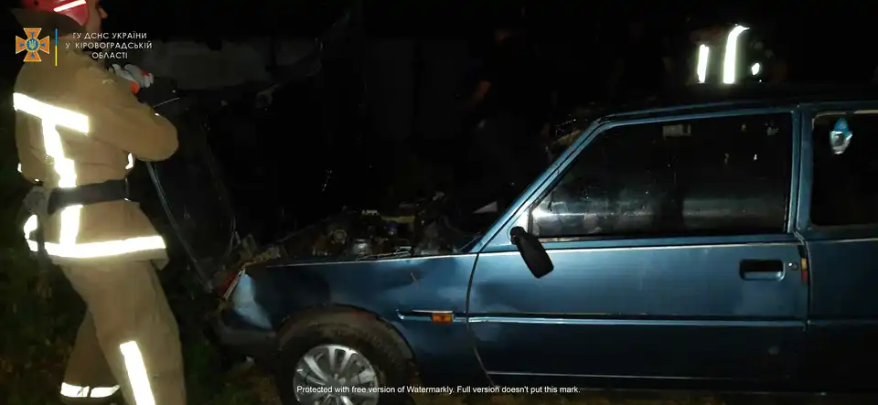 На Кіровоградщині сталася ДТП: двоє осіб постраждали (ФОТО)