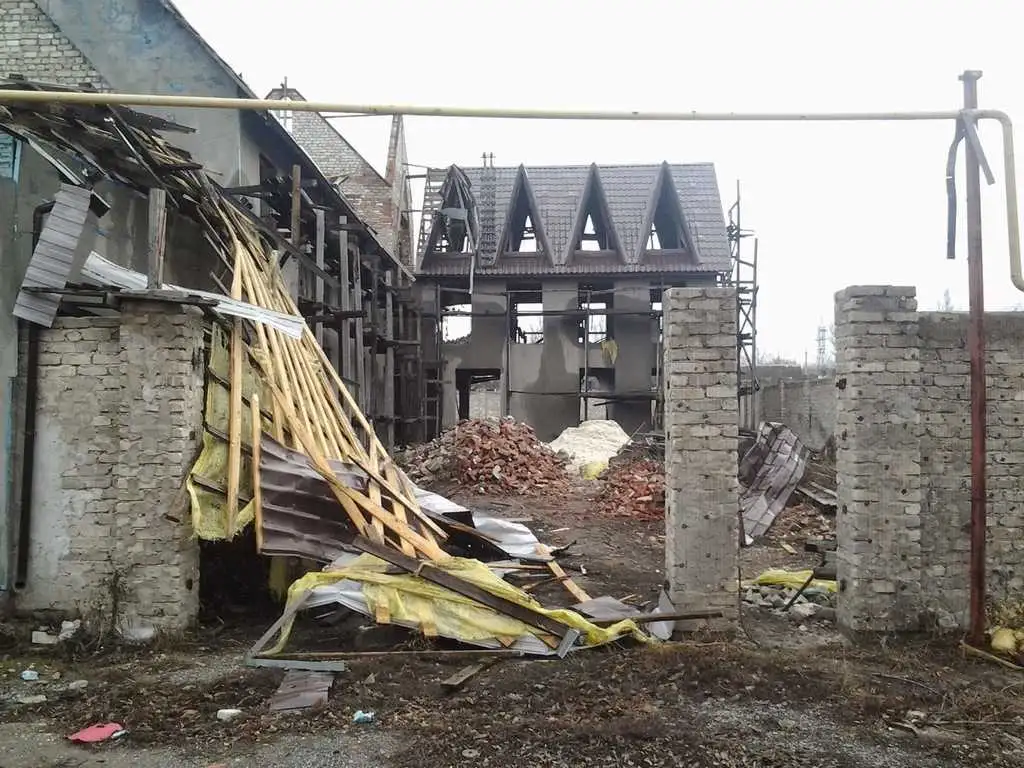 Бойовики «ДНР» за допомогою БМП атакували Піски, є поранені (ВІДЕО) фото 1